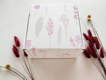 Коробка с принтом средняя 20*19*10 см производствоЕль