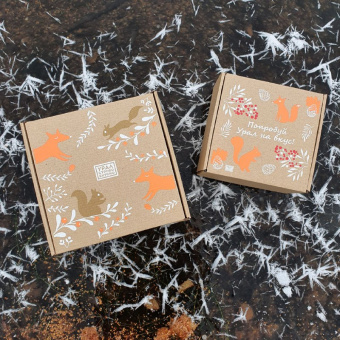 Коробка с принтом средняя 20*19*10 см производствоЕль